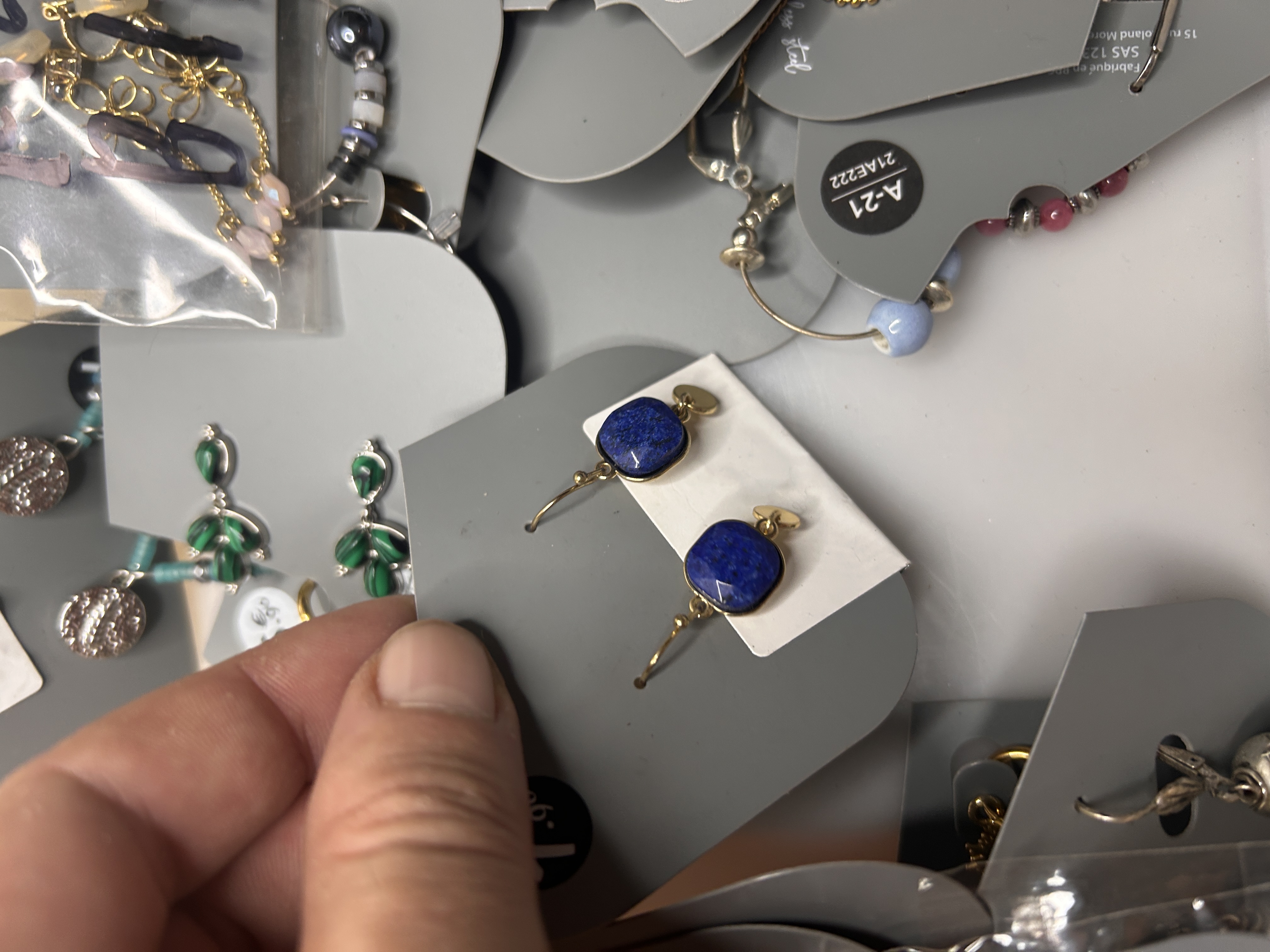 Lote de Pendientes Variados al por Mayor - 92 BOBH — lote de pendientes para mujer, detalle · Lotes Bisutería (92-BOBH)