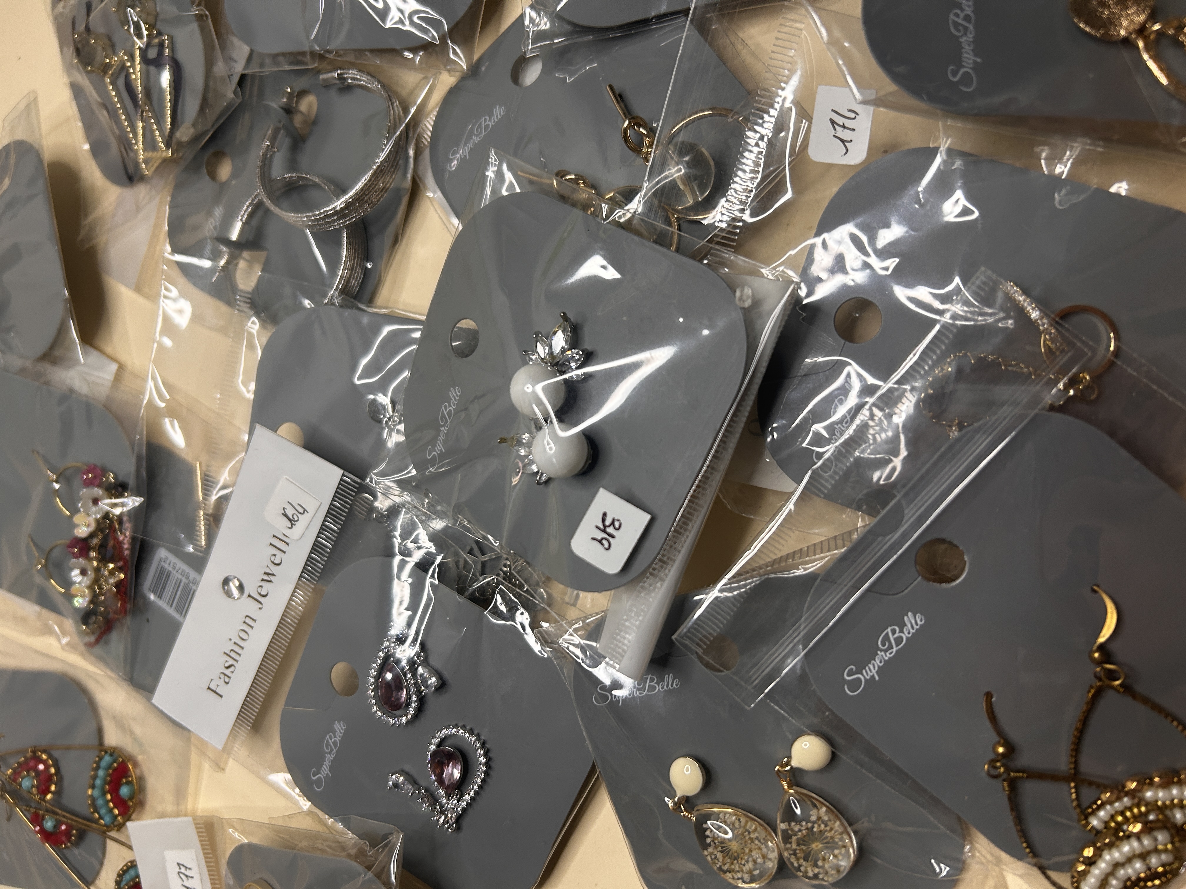 Lote de Destock de Pendientes Variados BO-105
