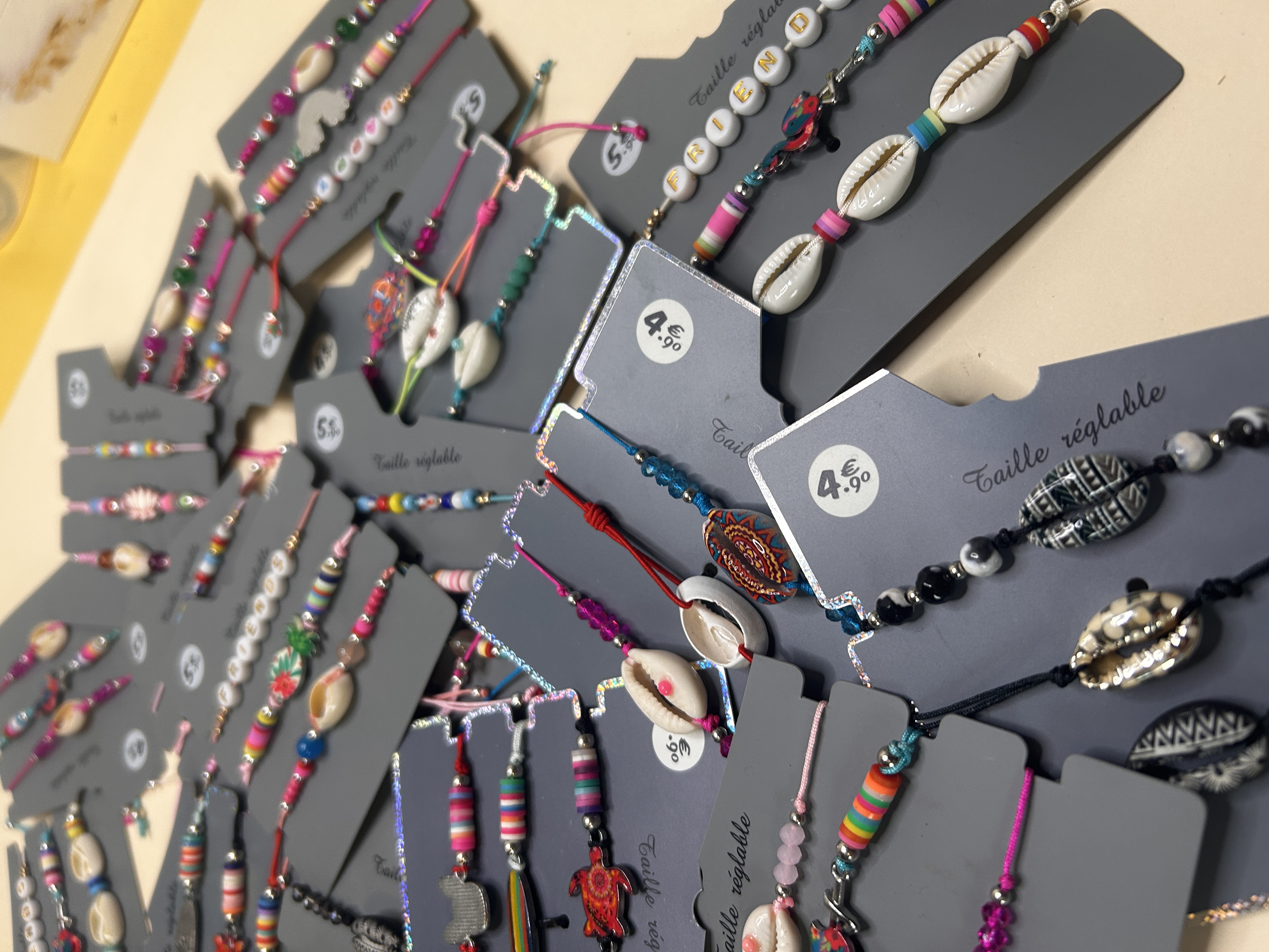 Lote de pulseras de cordón boho al por mayor — lote de pendientes online, vista principal · Lotes Bisutería (BRC-CRD-88)