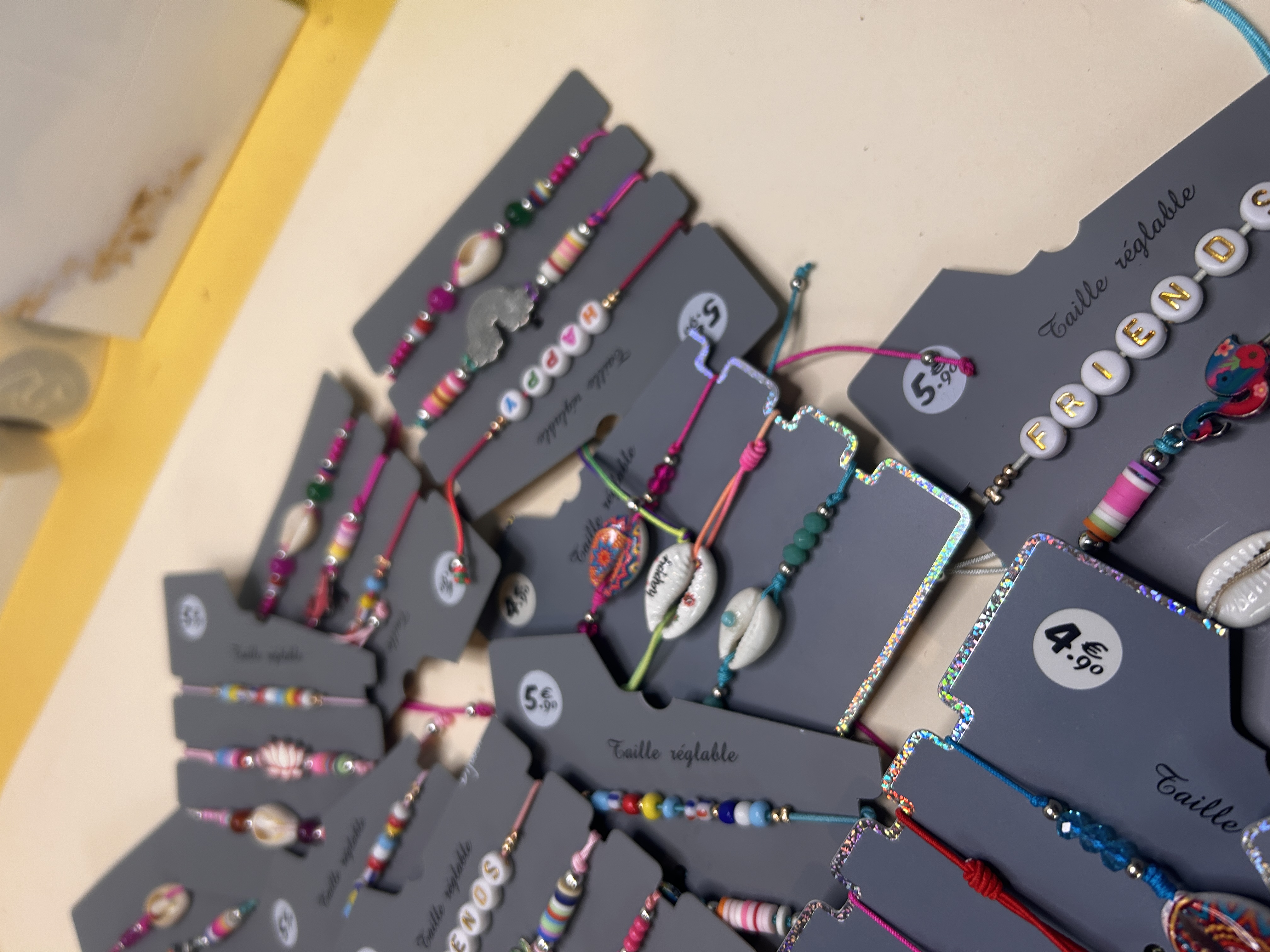 Lote de pulseras de cordón boho al por mayor — lote de pendientes para mujer, detalle · Lotes Bisutería (BRC-CRD-88)