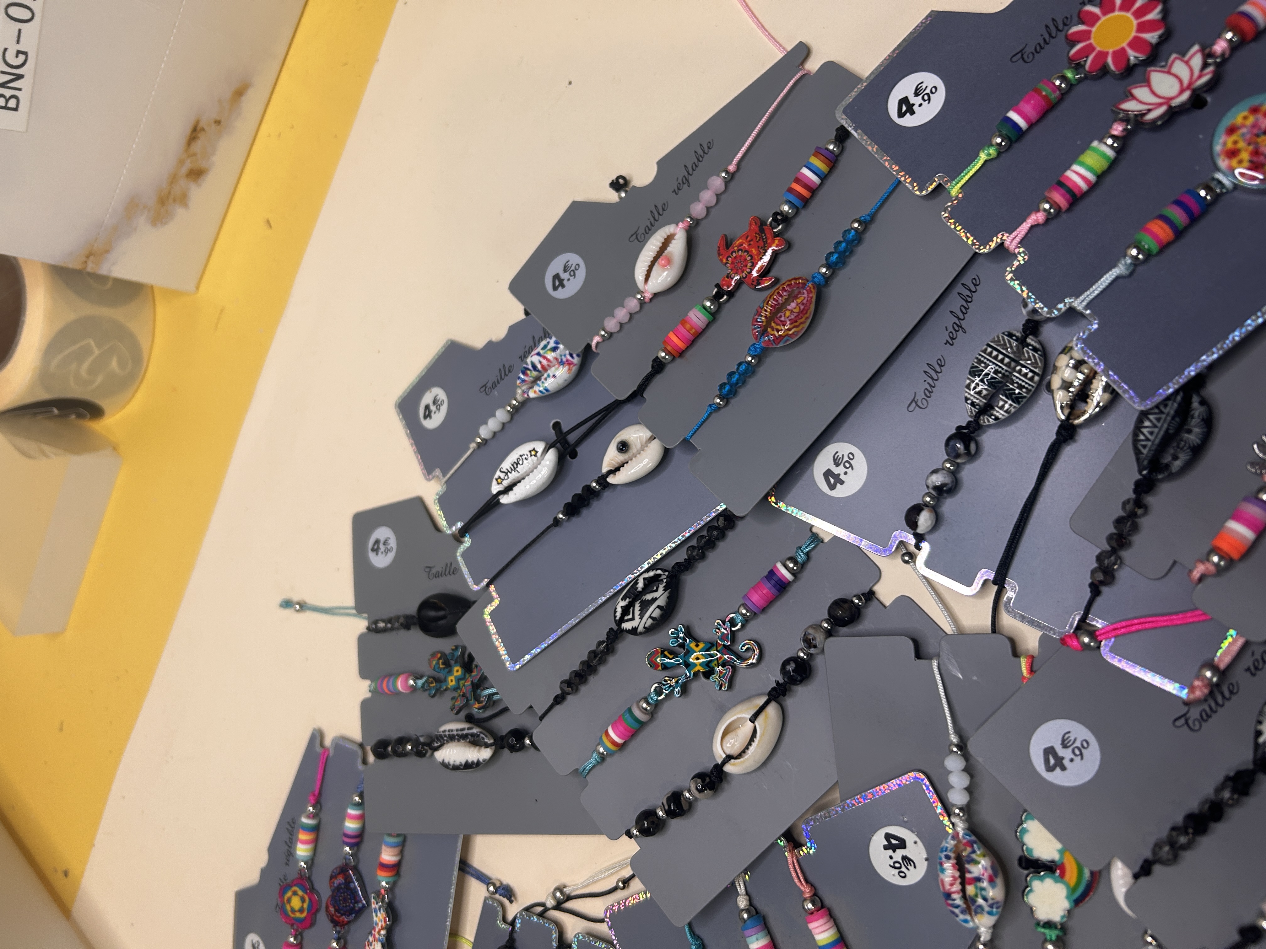 Lote de pulseras ajustables veraniegas al por mayor — lote de pendientes online, vista principal · Lotes Bisutería (BRC-CRD-89)