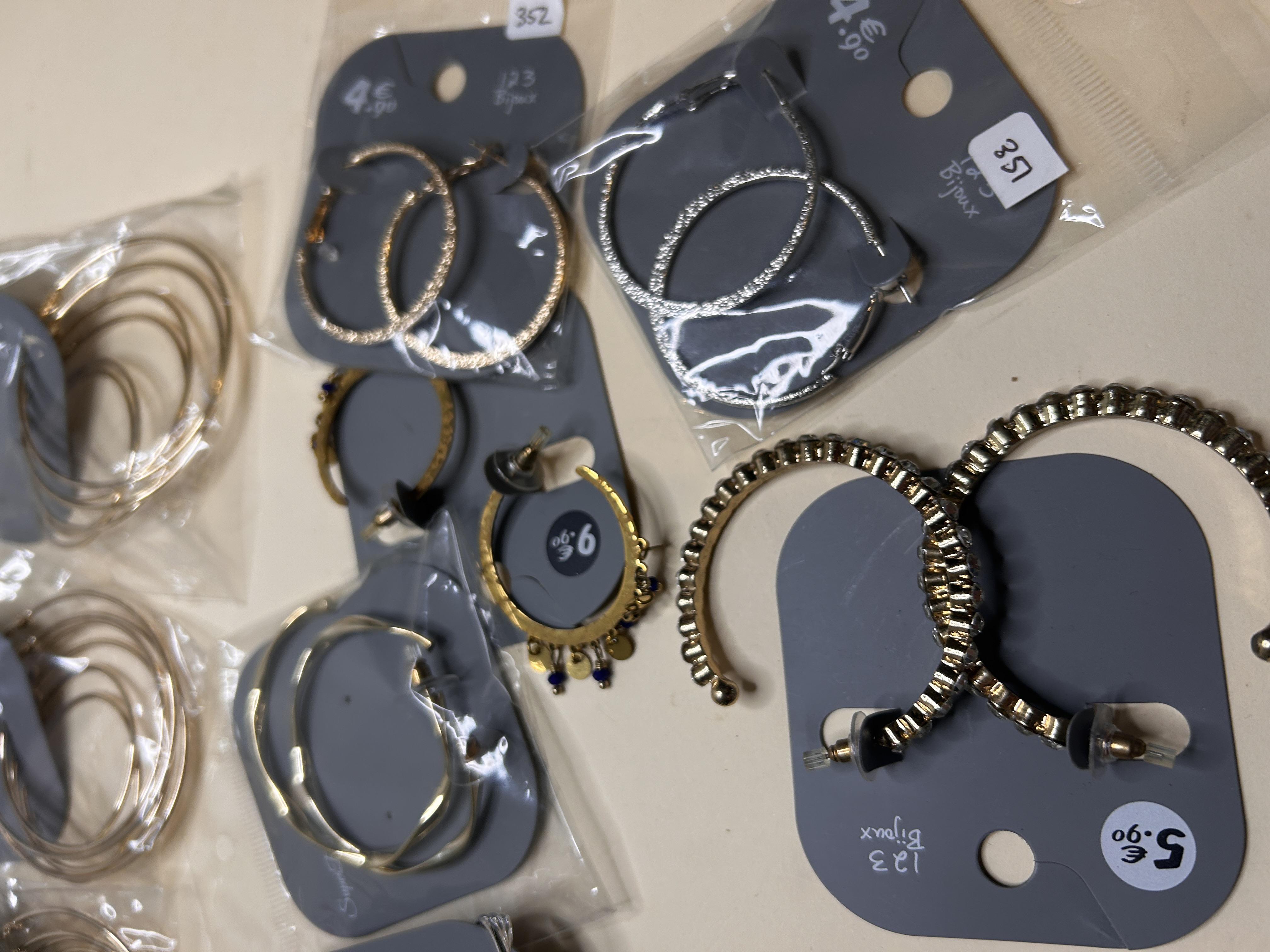 Lote al por Mayor de Aros y Pendientes Variados — lote de pendientes para mujer, detalle · Lotes Bisutería (HOOP-201)