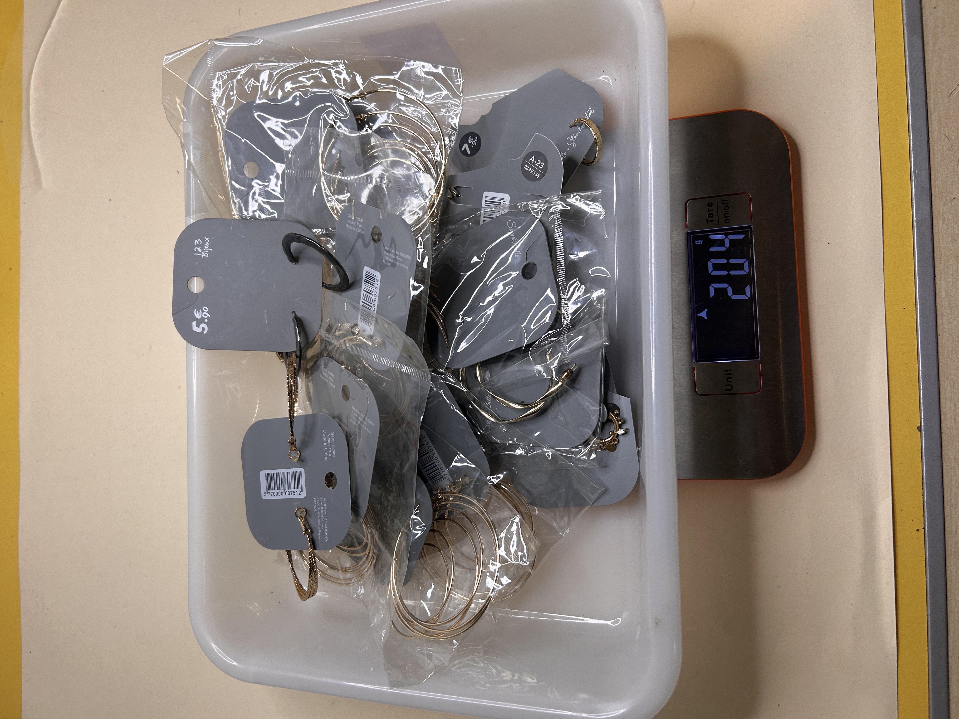 Bandeja con lote de pendientes de aro embolsados — lote de pendientes para mujer, vista principal · Lotes Bisutería (HOOP-202)