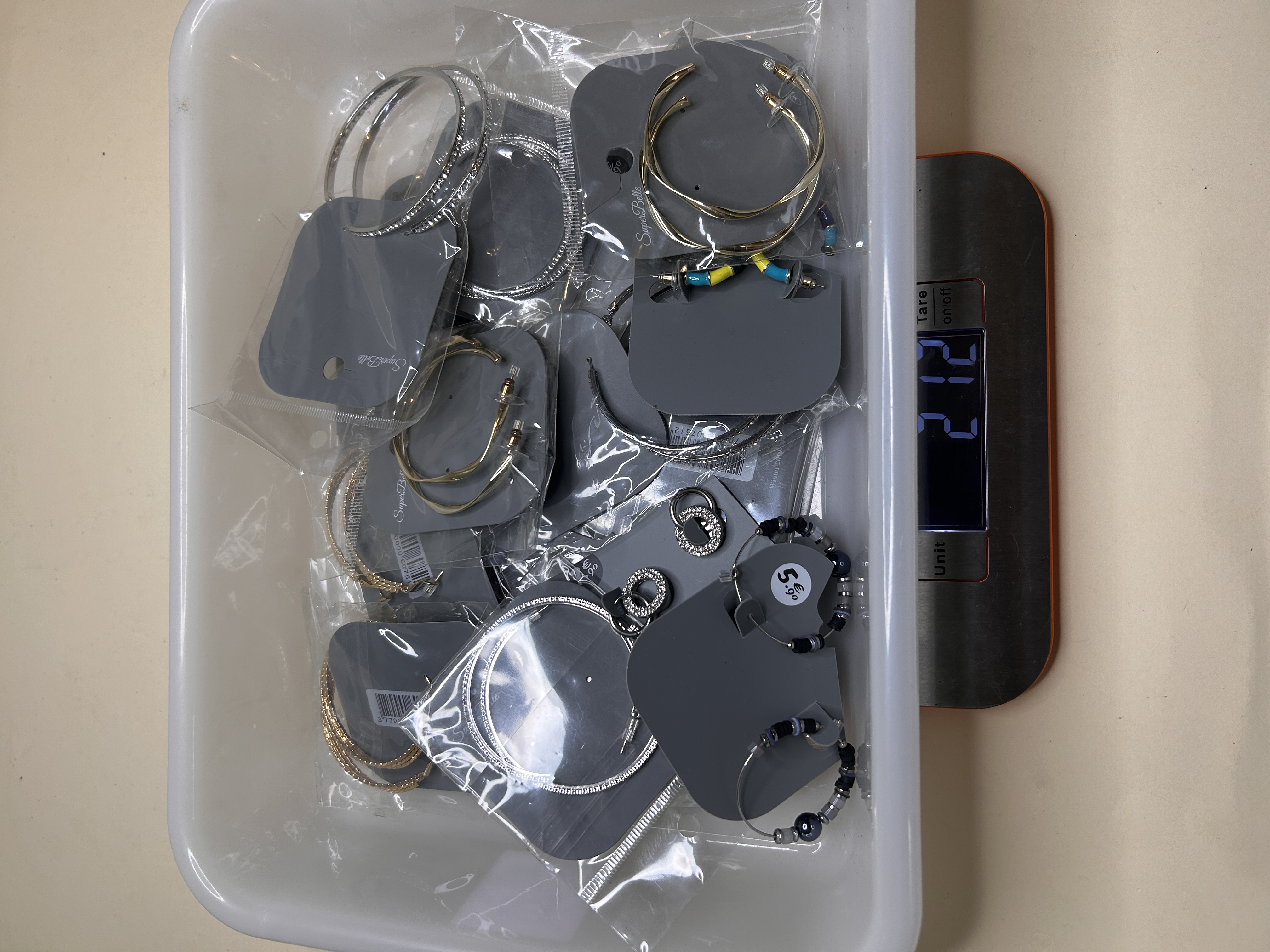 Lote surtido de pendientes de aro en blíster para venta al por mayor — lote de pendientes para mujer, vista principal · Lotes Bisutería (HOOP-204)