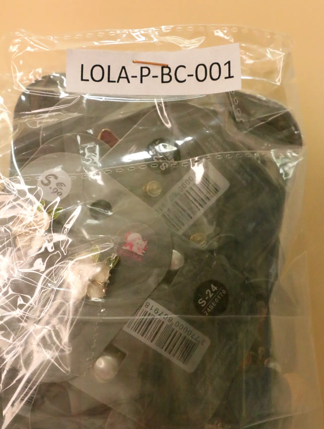 Lote de pendientes variados con flores y efecto perla al por mayor — lote de bisutería de moda, detalle del acabado · Lotes Bisutería (LOLA-P-BC-001)