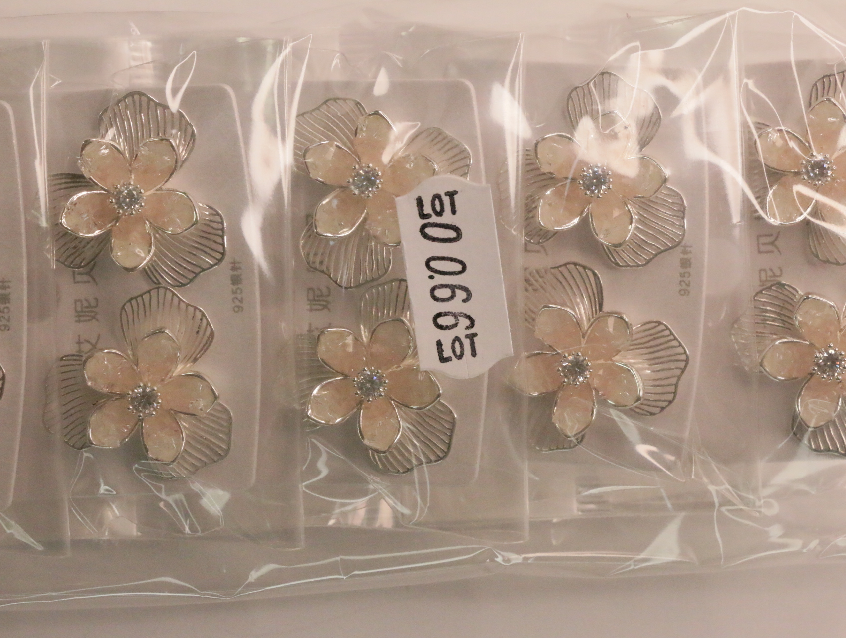 Pendientes florales con pasadores de plata de ley 925 – lote único de destock — lote de bisutería online, vista principal · Lotes Bisutería (LT066)